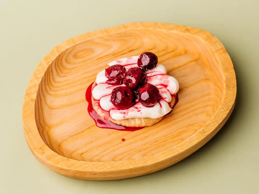 Вишневый десерт с арахисом