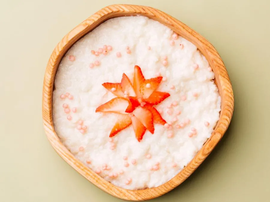 Рисовая каша с клубникой