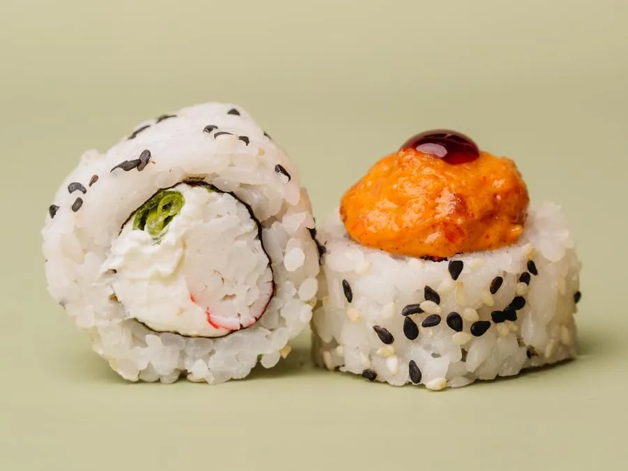 Запеченный с крабом и зеленым луком 