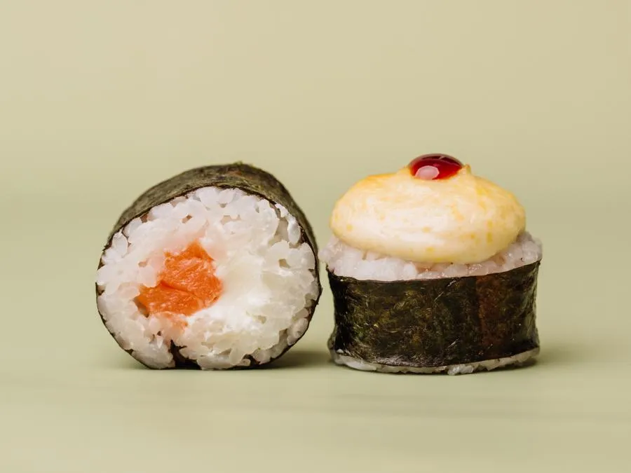 Запеченный с копченым лососем